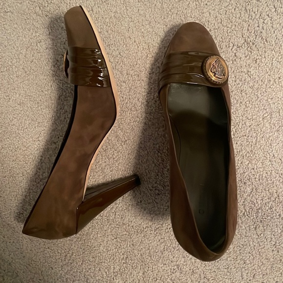 Gucci Shoes - Gucci Brown Suede and Napa Logo Pump Size 8.5